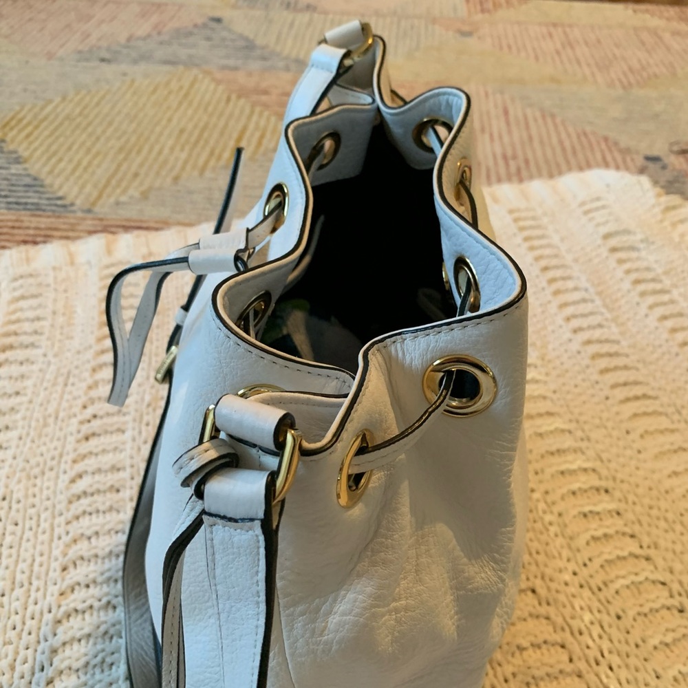 Michael Kors leather bag - Picture 6 of 8
